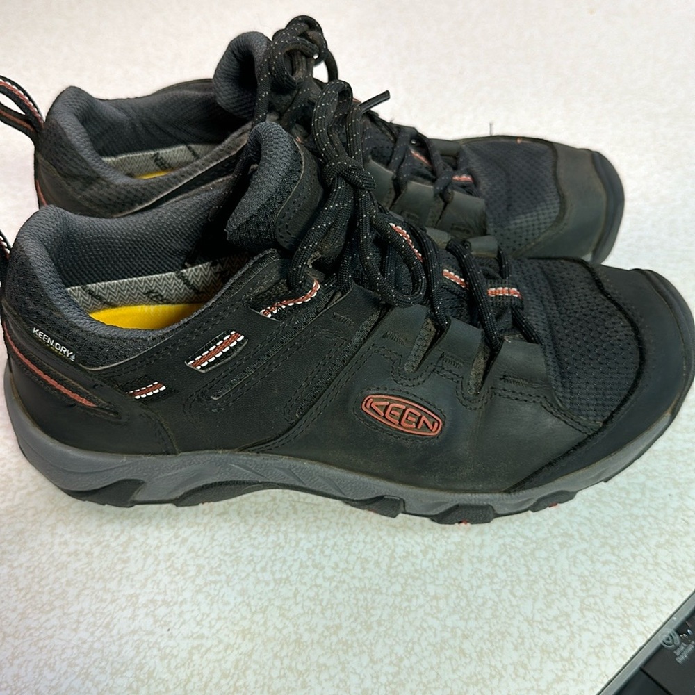 Keen Hiking
